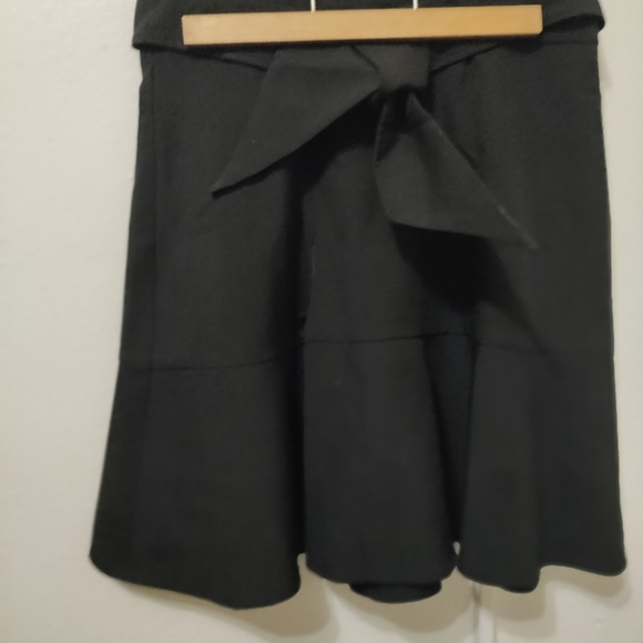 NWT Banana Republic Black Skater Skirt with Belt/Bow - Picture 2 of 5
